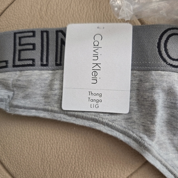 Calvin Klein ELASTIC BAND LOGO Light Gray Thong Lot Of 2 Size L - Picture 2 of 4